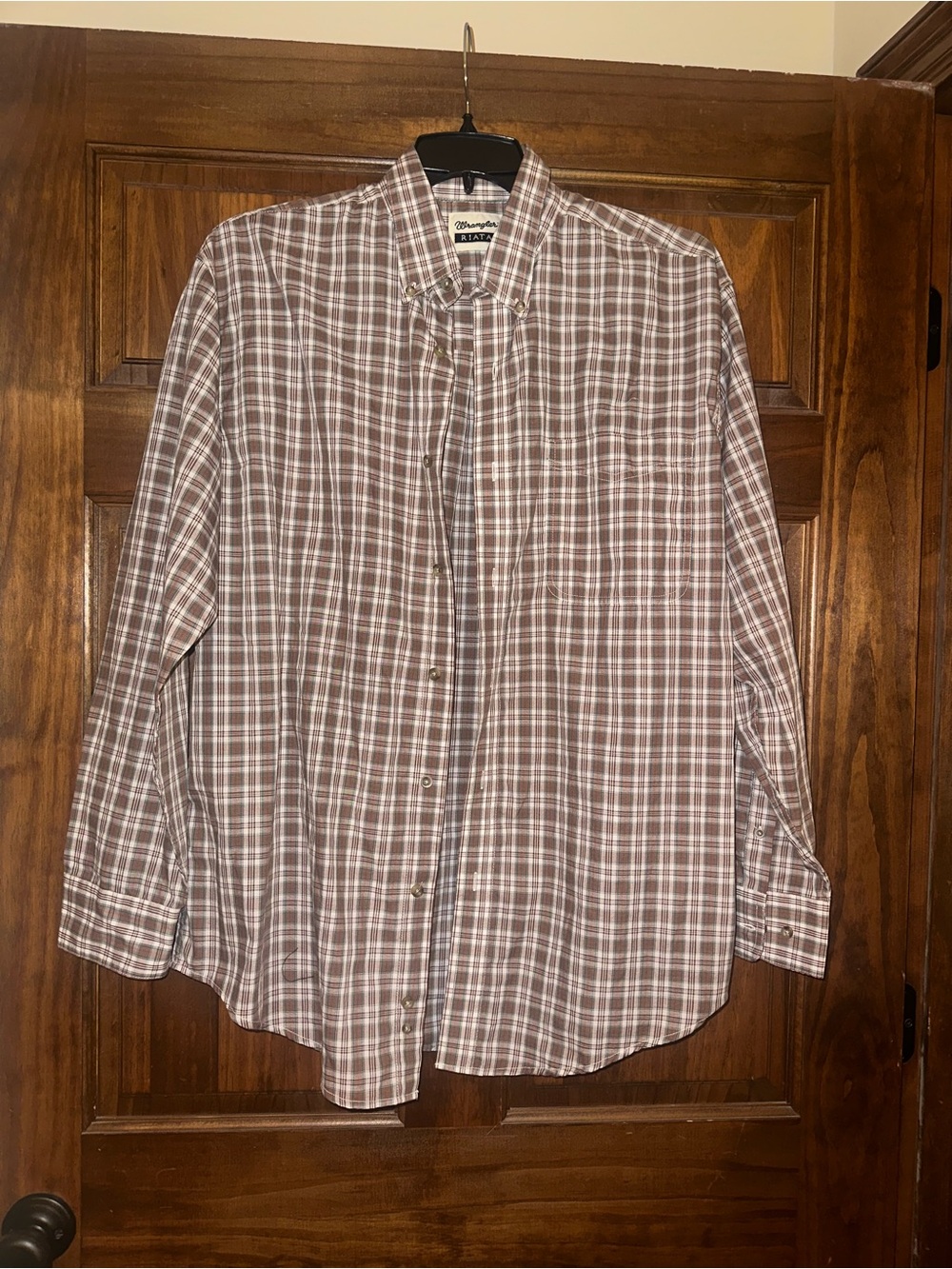 Wrangler Men's Brown and White Plaid Button-Down Shirt
